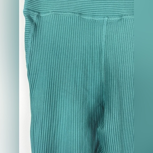 Glyder Ribbed Sculpting Compression Leggings, Size Medium - Picture 3 of 9